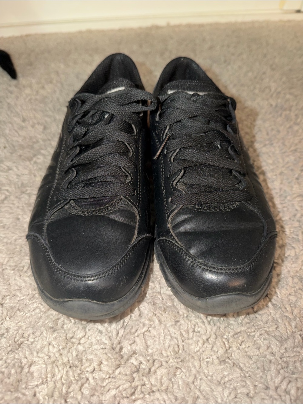 Skechers Black Low-Top Lace up work wear shoes. Memory foam lining. - Picture 6 of 6